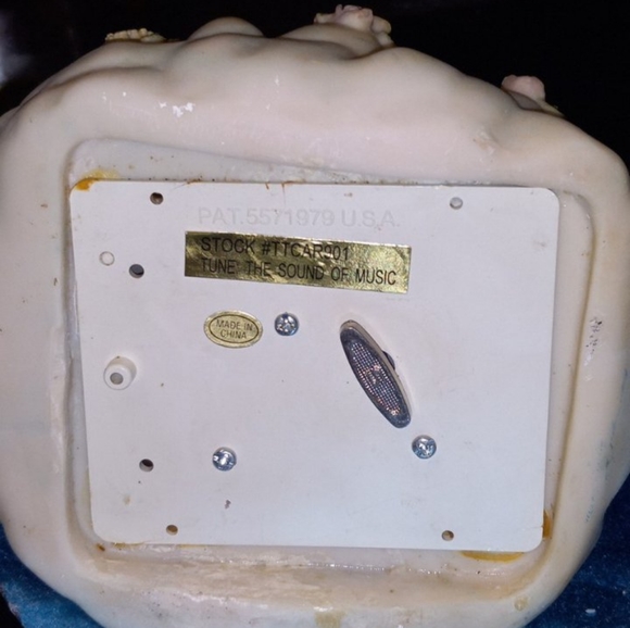 Collectible Ceramic Mobile Pegasus Horse & Carousel Unicorn Music Box - Picture 3 of 14